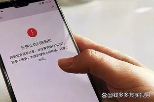 在法国队也踢中卫？琼阿梅尼调侃：小心点不该说的，教练在看着呢